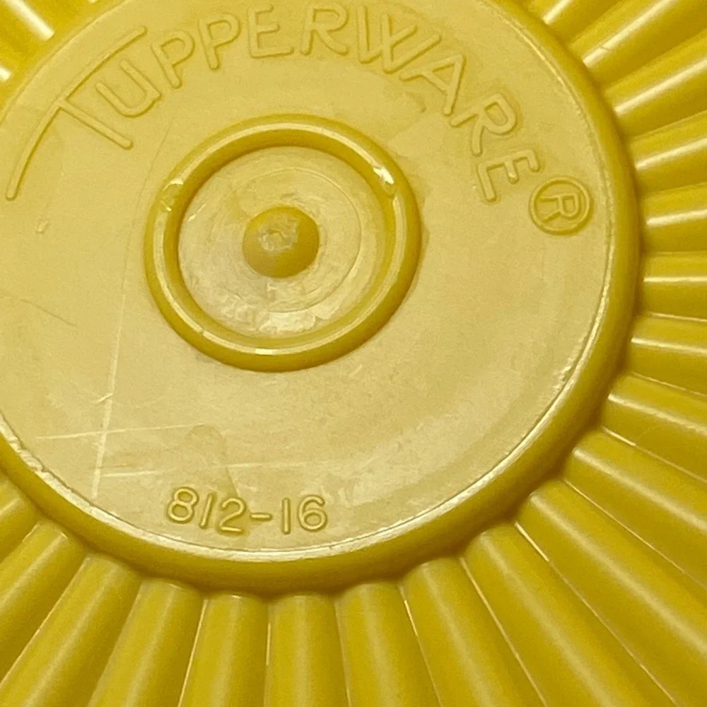 Vintage Tupperware Goldenrod Servalier Bowl Set 3‎ Bowls 3 Lids Floral Pattern